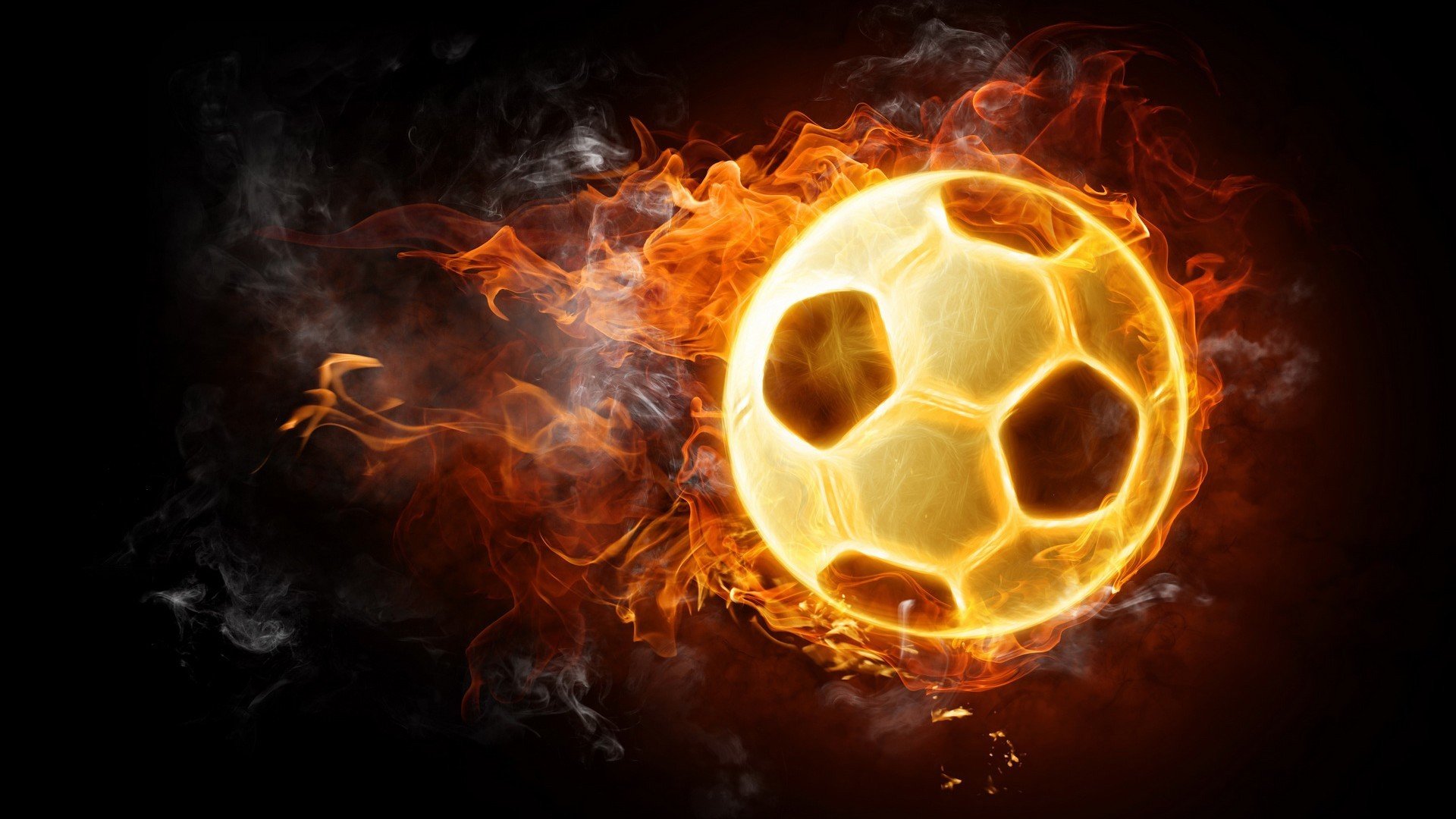 C罗训练结束后与球迷亲切互动，c罗刻苦训练